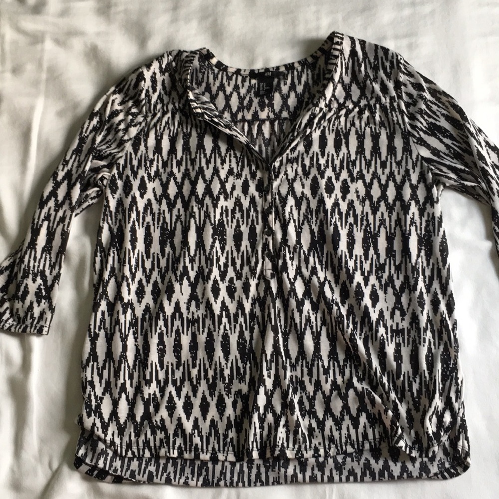 H&M Black & White Patterned Blouse